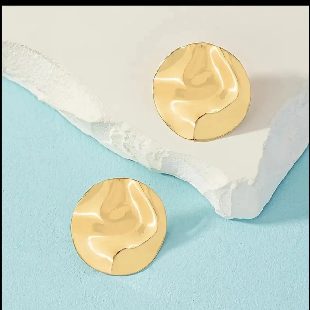 NWT Round Disc Gold Earrings Textured Round Drop Earrings - Picture 6 of 6